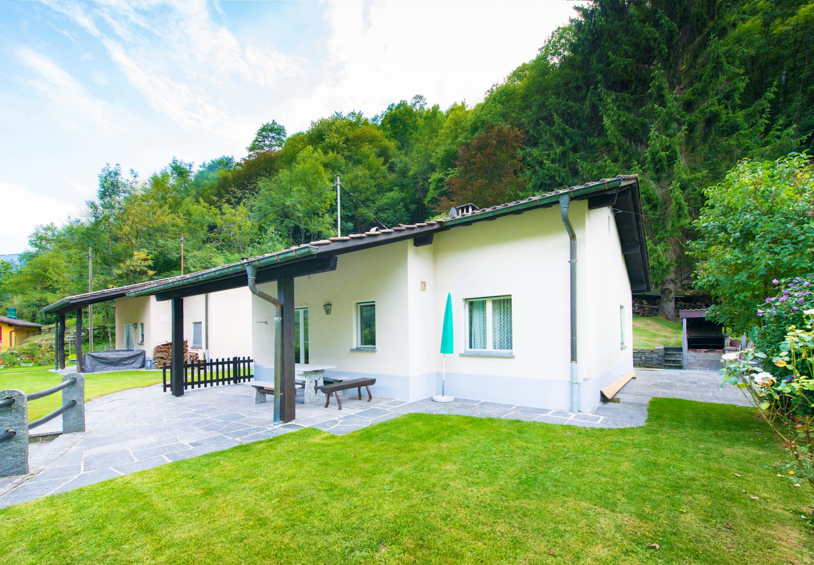 Cà ala Cros exterior