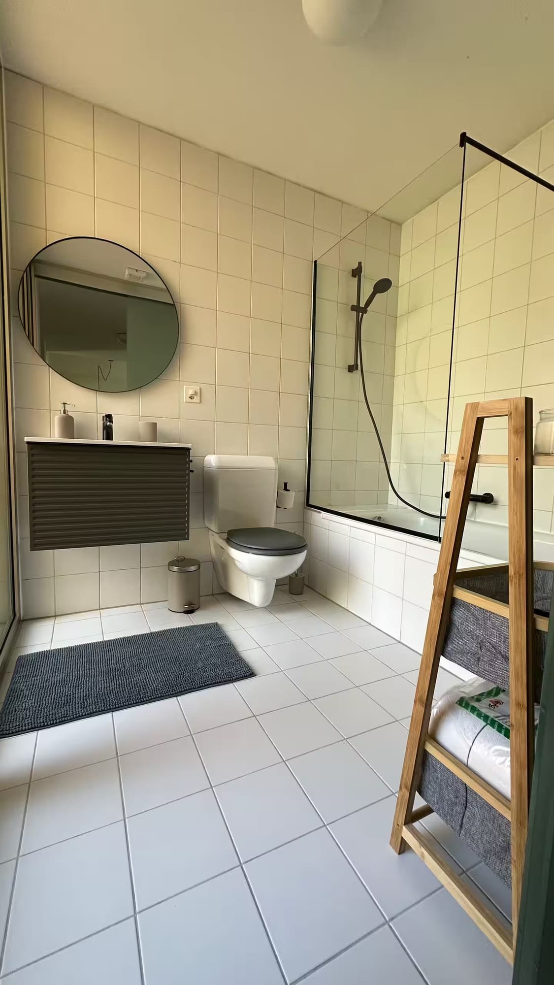 Cosy Apartment Tenero bathroom with shower